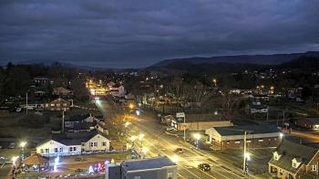 Weather camera view of Russell County Courthouse.