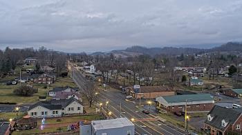Weather camera view of Russell County Courthouse.
