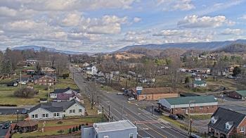 Weather camera view of Russell County Courthouse.