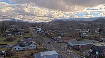 Weather camera view of Russell County Courthouse.