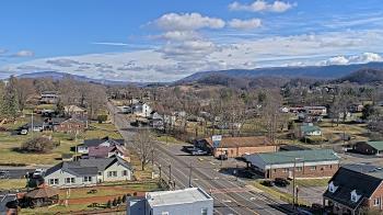 Weather camera view of Russell County Courthouse.