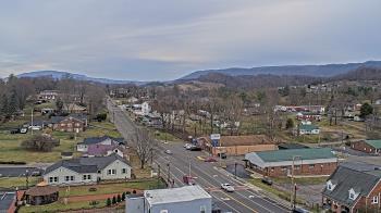 Weather camera view of Russell County Courthouse.