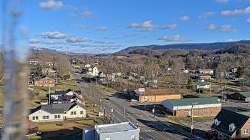 Weather camera view of Russell County Courthouse.