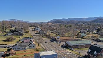 Weather camera view of Russell County Courthouse.