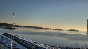 Weather camera view of Beach Point Club.