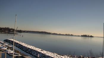 Weather camera view of Beach Point Club.