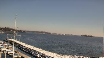 Weather camera view of Beach Point Club.