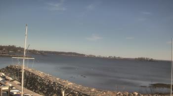 Weather camera view of Beach Point Club.