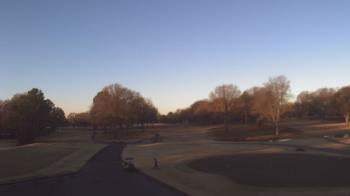 Weather camera view of Windyke Country Club.