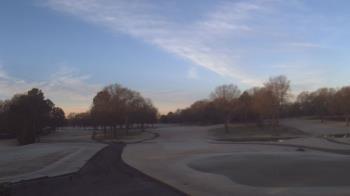 Weather camera view of Windyke Country Club.