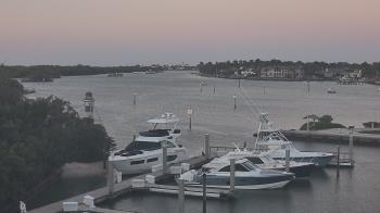 Weather camera view of Hamilton Harbor Yacht Club.