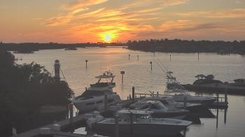 Weather camera view of Hamilton Harbor Yacht Club.