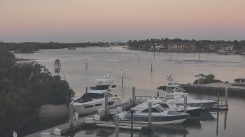 Weather camera view of Hamilton Harbor Yacht Club.