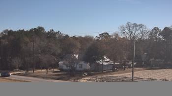 Weather camera view of Overshot NC.