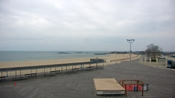 Weather camera view of Ocean Beach Park.