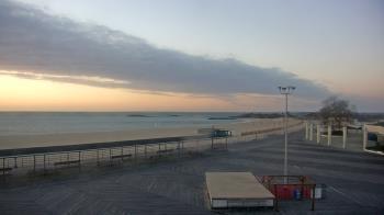 Weather camera view of Ocean Beach Park.