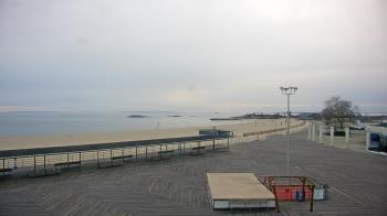 Weather camera view of Ocean Beach Park.