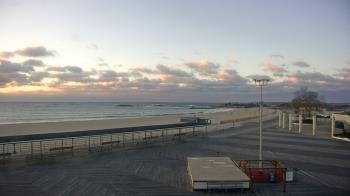 Weather camera view of Ocean Beach Park.