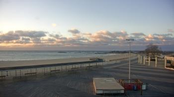 Weather camera view of Ocean Beach Park.