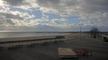 Weather camera view of Ocean Beach Park.