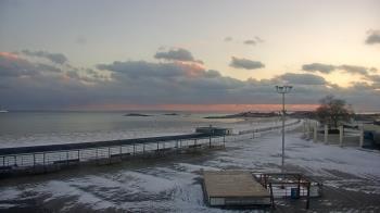 Weather camera view of Ocean Beach Park.