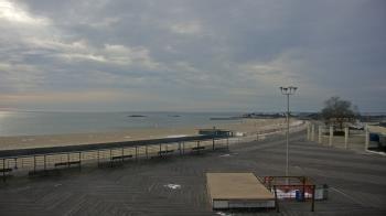 Weather camera view of Ocean Beach Park.