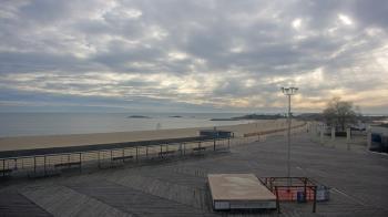 Weather camera view of Ocean Beach Park.