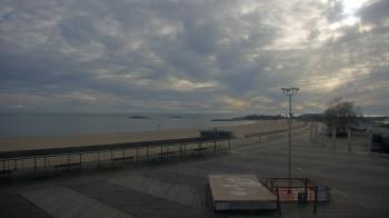 Weather camera view of Ocean Beach Park.