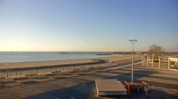 Weather camera view of Ocean Beach Park.