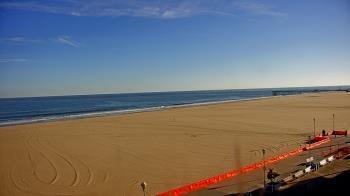 Weather camera view of Plim Plaza Hotel.