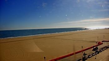 Weather camera view of Plim Plaza Hotel.