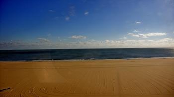 Weather camera view of Plim Plaza Hotel.