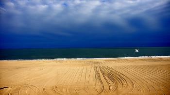 Weather camera view of Plim Plaza Hotel.