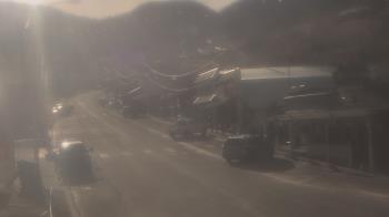 Weather camera view of Overland Hotel.