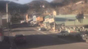 Weather camera view of Overland Hotel.