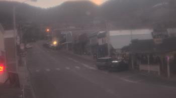 Weather camera view of Overland Hotel.