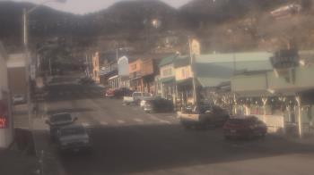 Weather camera view of Overland Hotel.