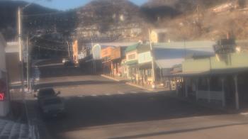 Weather camera view of Overland Hotel.