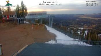 Weather camera view of Sunrise Park Resort 10650 ft elev.