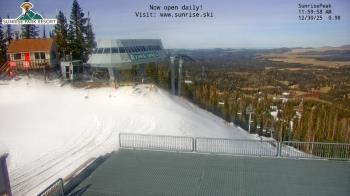 Weather camera view of Sunrise Park Resort 10650 ft elev.