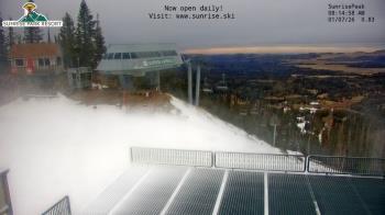 Weather camera view of Sunrise Park Resort 10650 ft elev.