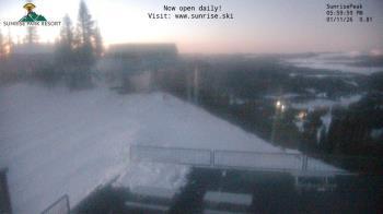 Weather camera view of Sunrise Park Resort 10650 ft elev.