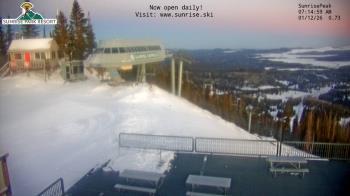 Weather camera view of Sunrise Park Resort 10650 ft elev.