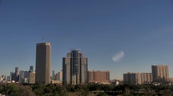 Weather camera view of St Thomas High School.