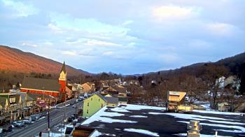 Weather camera view of Line Mountain ES Trevorton.