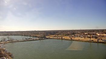 Weather camera view of Commerce Bank.