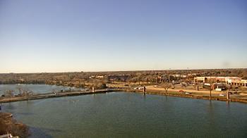 Weather camera view of Commerce Bank.