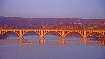 Weather camera view of The Watergate Hotel.
