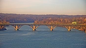 Weather camera view of The Watergate Hotel.