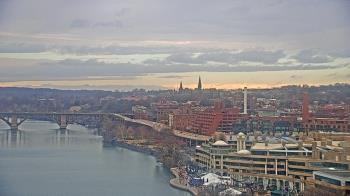 Weather camera view of The Watergate Hotel.